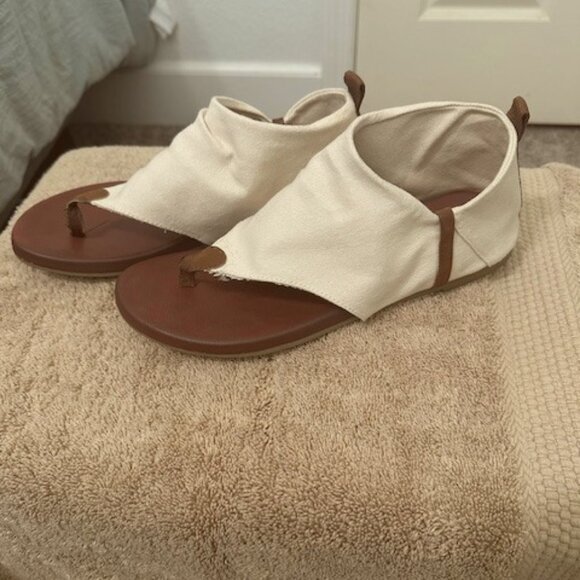Maurices Poppy Natural Ivory Canvass Gladiator Sandals 8.5 - Picture 1 of 1